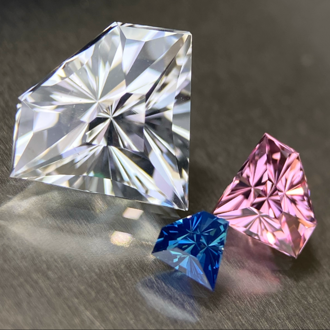 New Gem Shape 3pc Set / Colorless Topaz 3.03ct / Pink Spinel 0.621ct / Un-Heat Sapphire 0.20ct