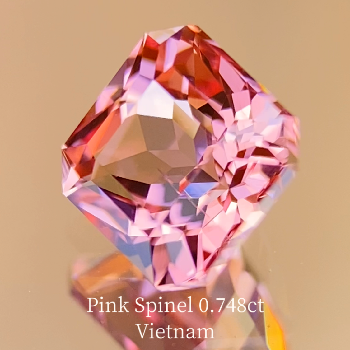 Pink Spinel 0.748ct / Vietnam