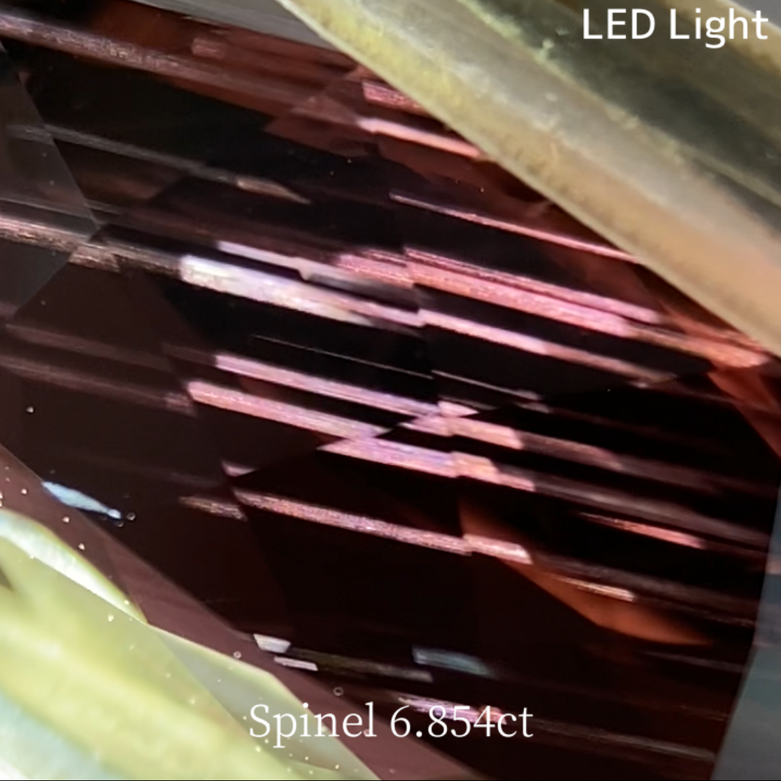 Spinel 6.854ct / Vietnam