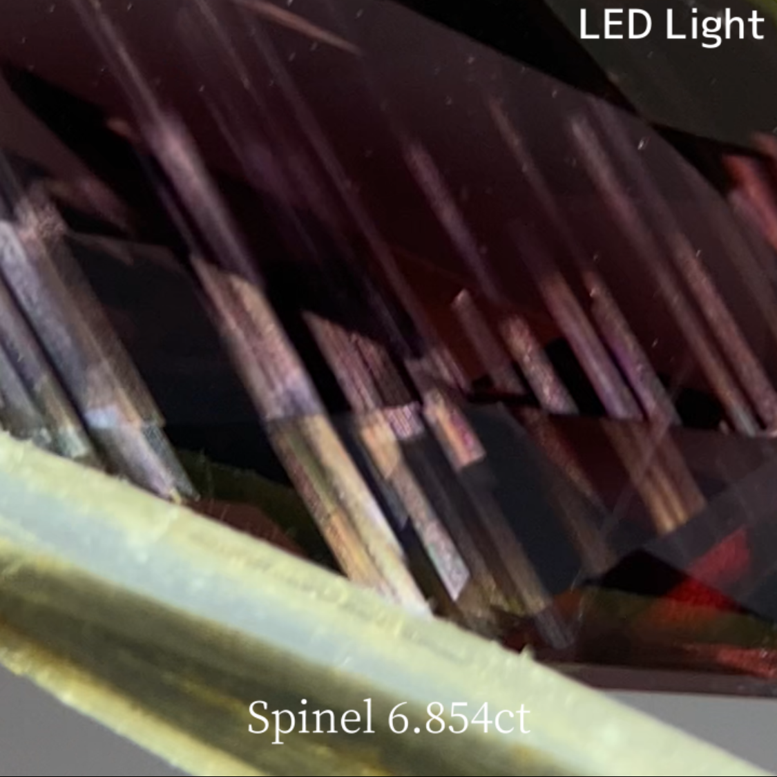 Spinel 6.854ct / Vietnam