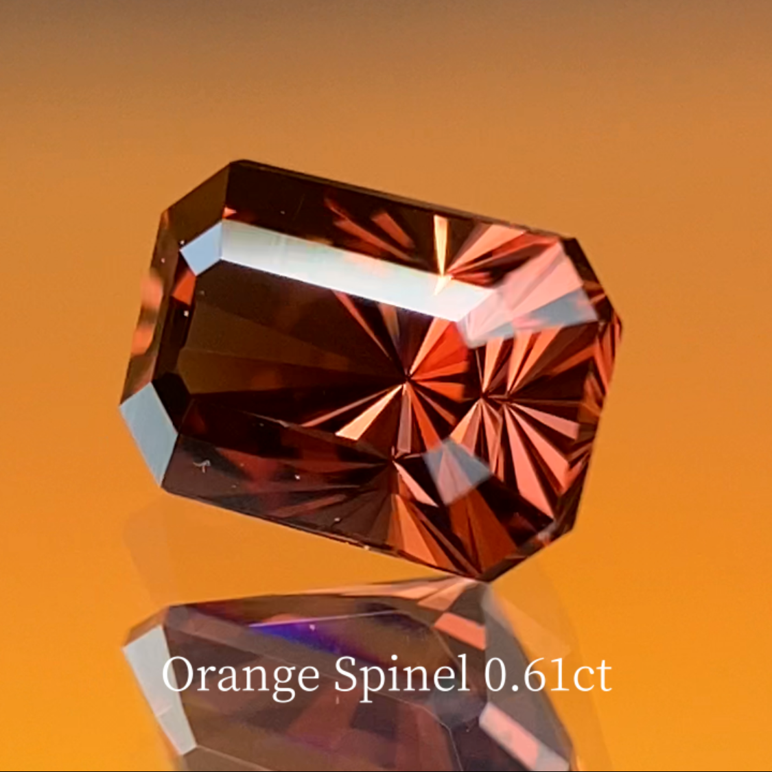 Orange Spinel 0.614ct / Vietnam