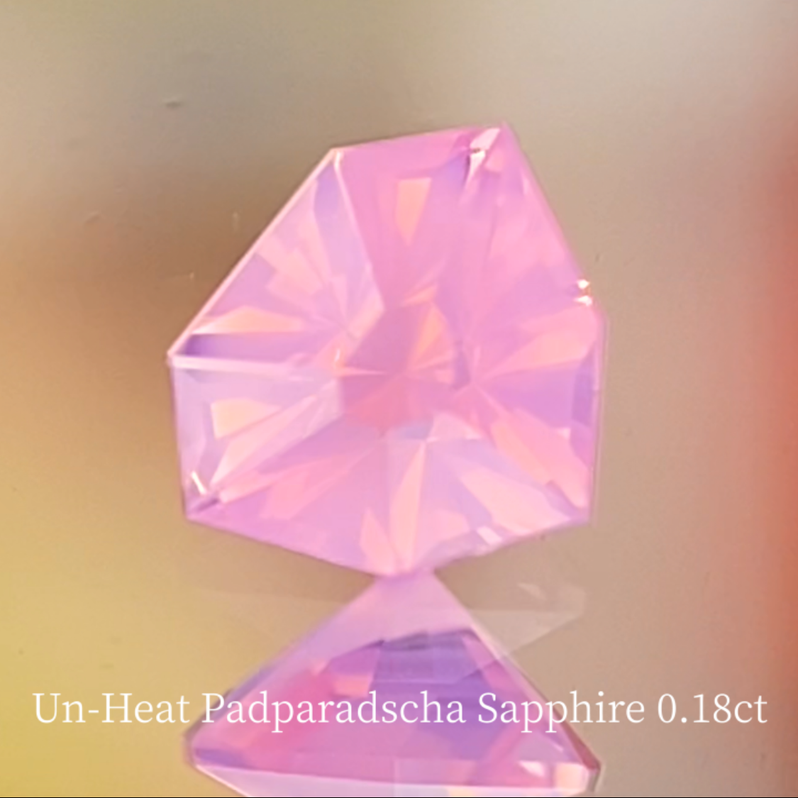 Un-Heat Silky Padparadscha Sapphire 0.186ct / Vietnam