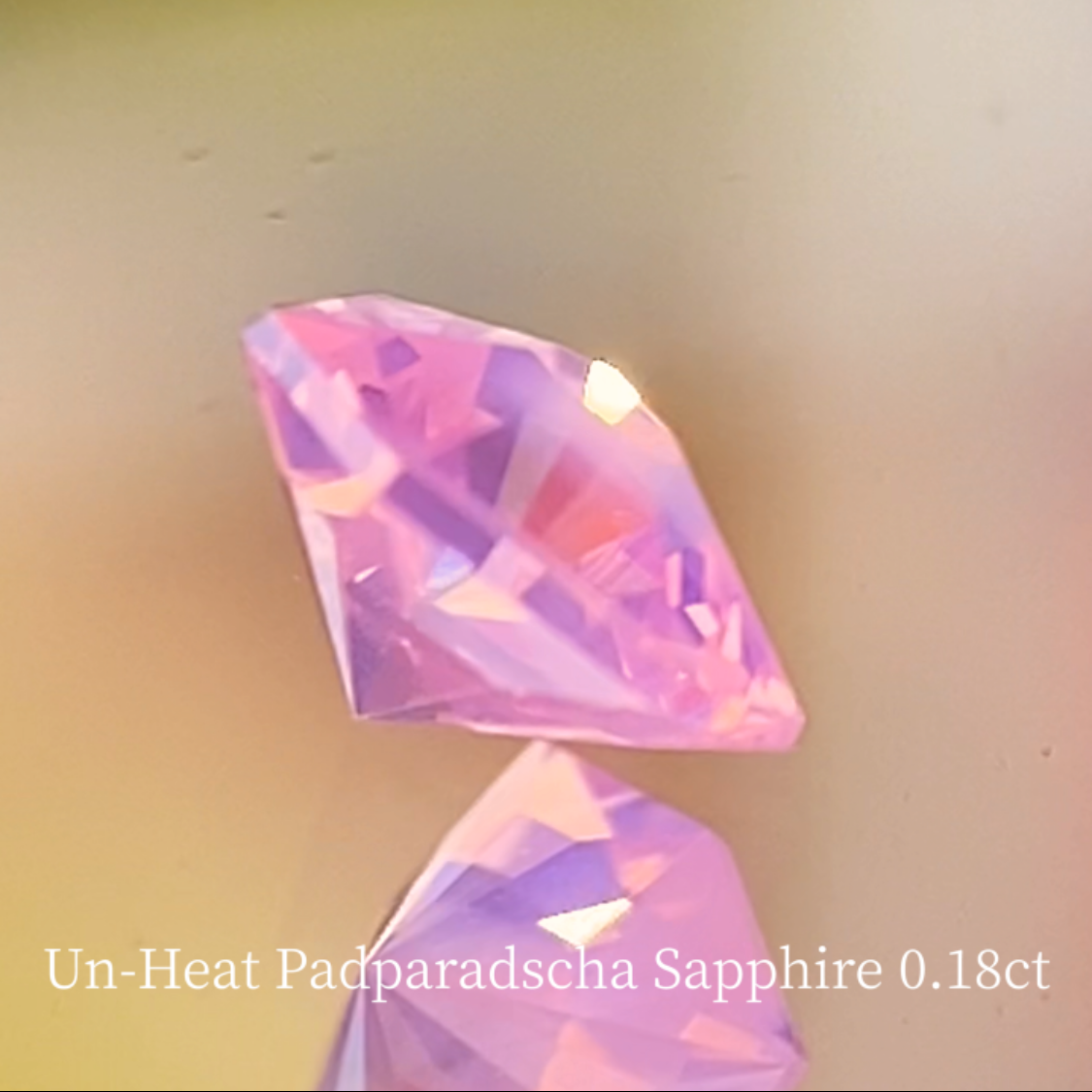 Un-Heat Silky Padparadscha Sapphire 0.186ct / Vietnam