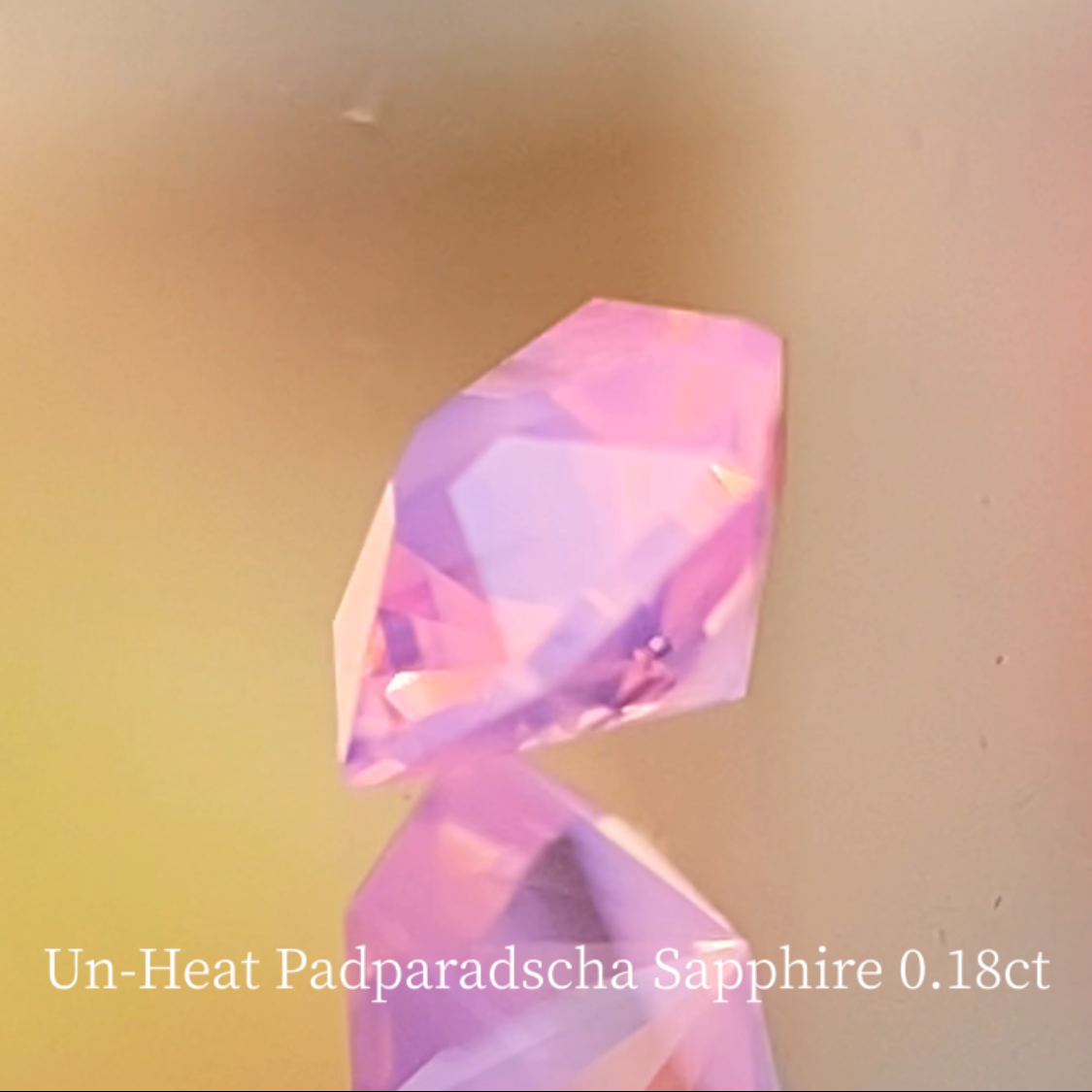 Un-Heat Silky Padparadscha Sapphire 0.186ct / Vietnam