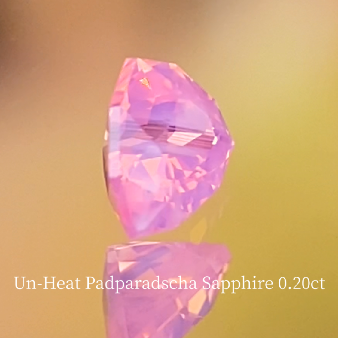 Un-Heat Silky Padparadscha Sapphire 0.201ct / Vietnam
