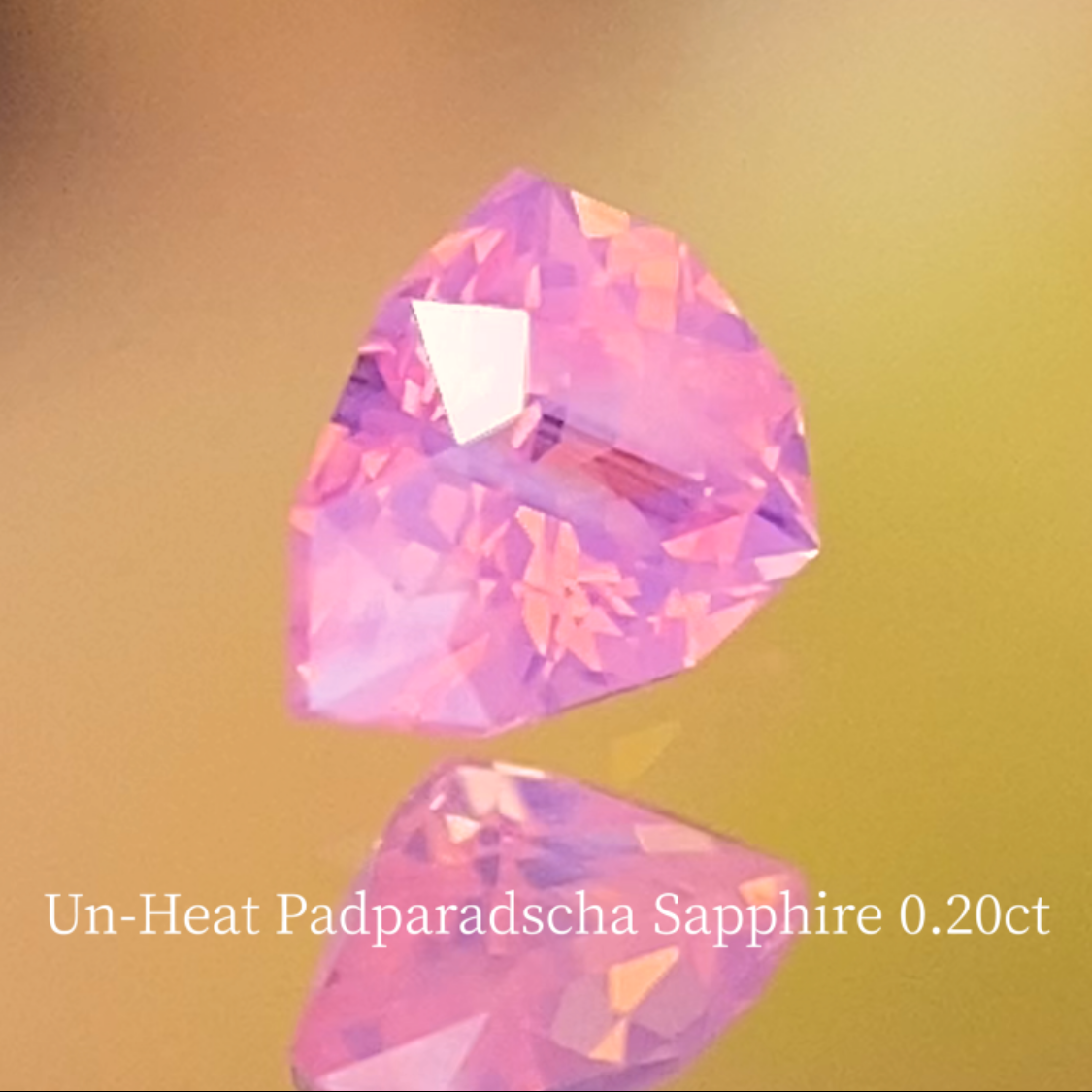Un-Heat Silky Padparadscha Sapphire 0.201ct / Vietnam