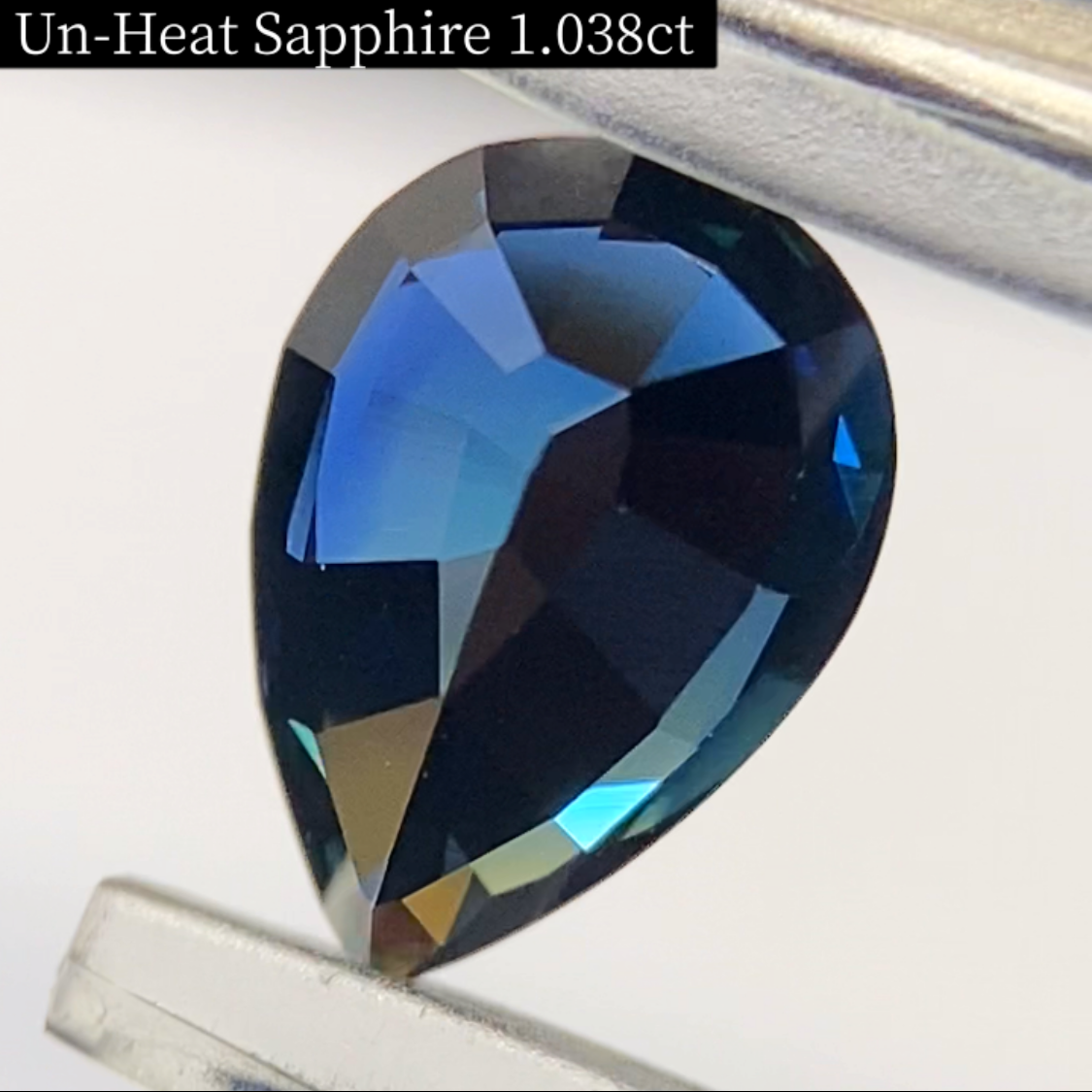 Un-Heat Green Blue Sapphire 1.038ct / Vietnam