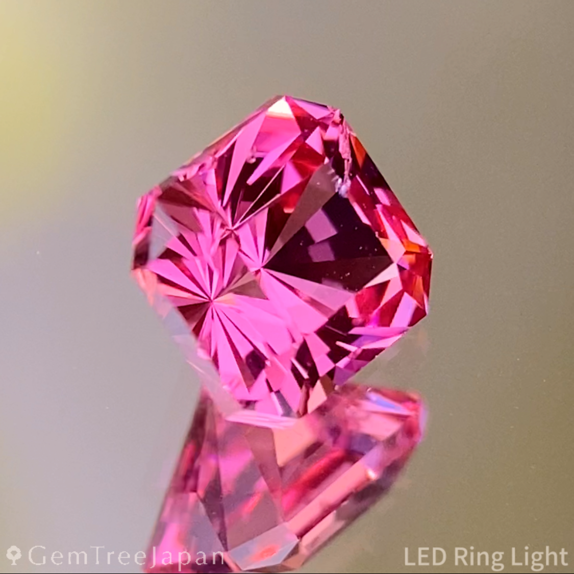 Mahenge Spinel 0.770ct / Tanzania