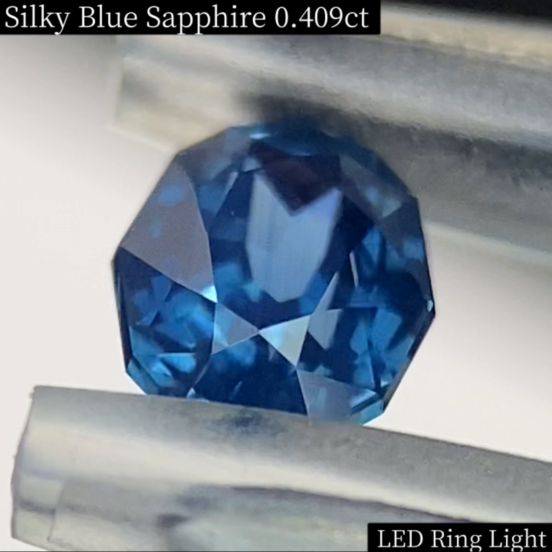 Silky Blue Sapphire 0.409ct / Vietnam