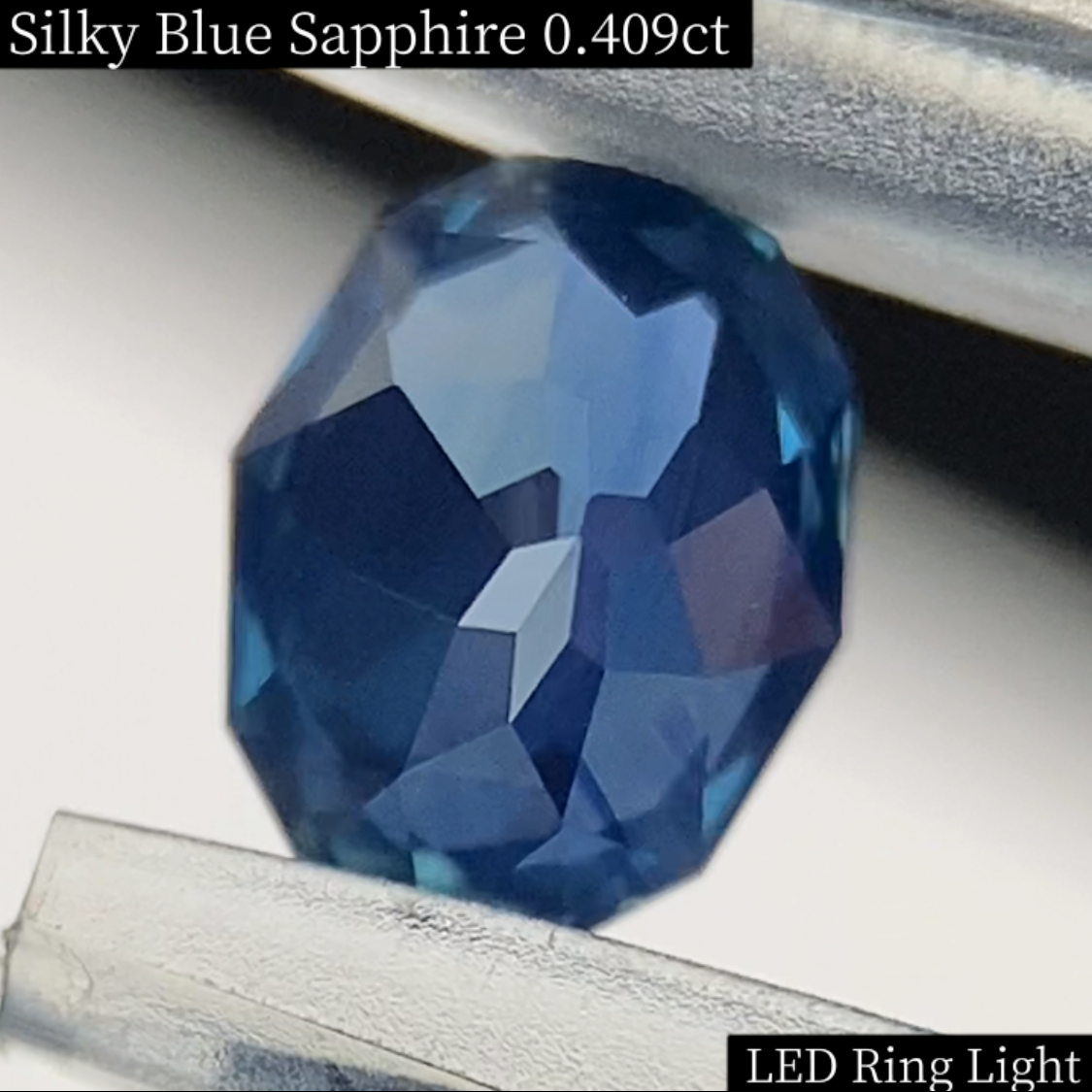 Silky Blue Sapphire 0.409ct / Vietnam