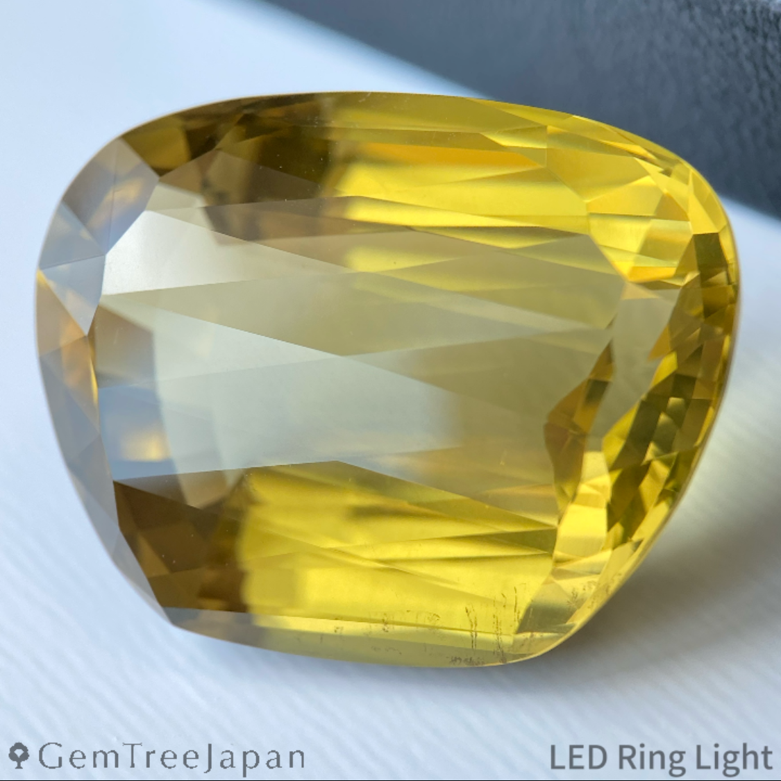 Lemon Quartz 52.66ct / Brazil