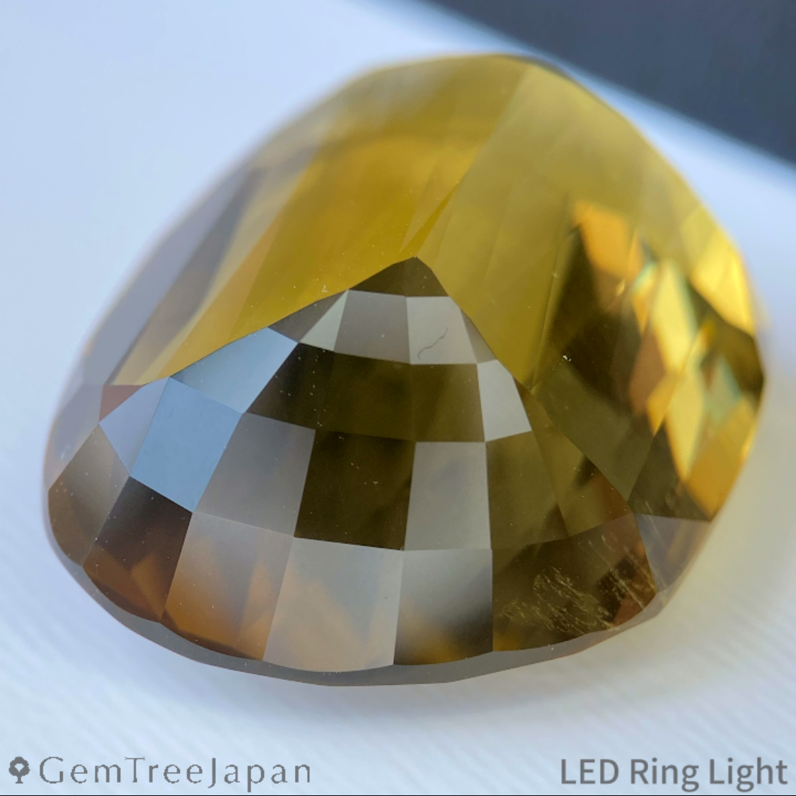 Lemon Quartz 52.66ct / Brazil
