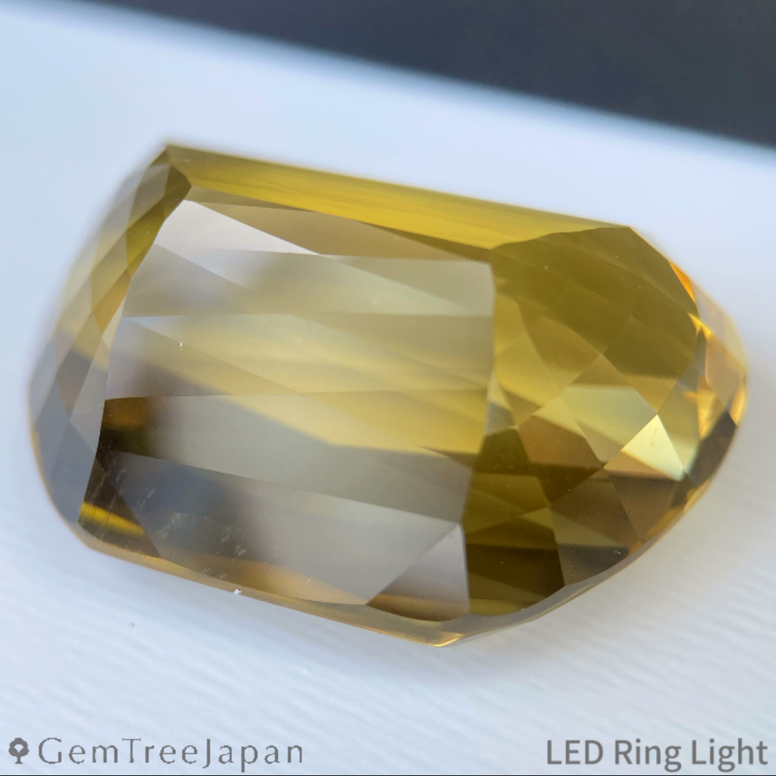 Lemon Quartz 52.66ct / Brazil