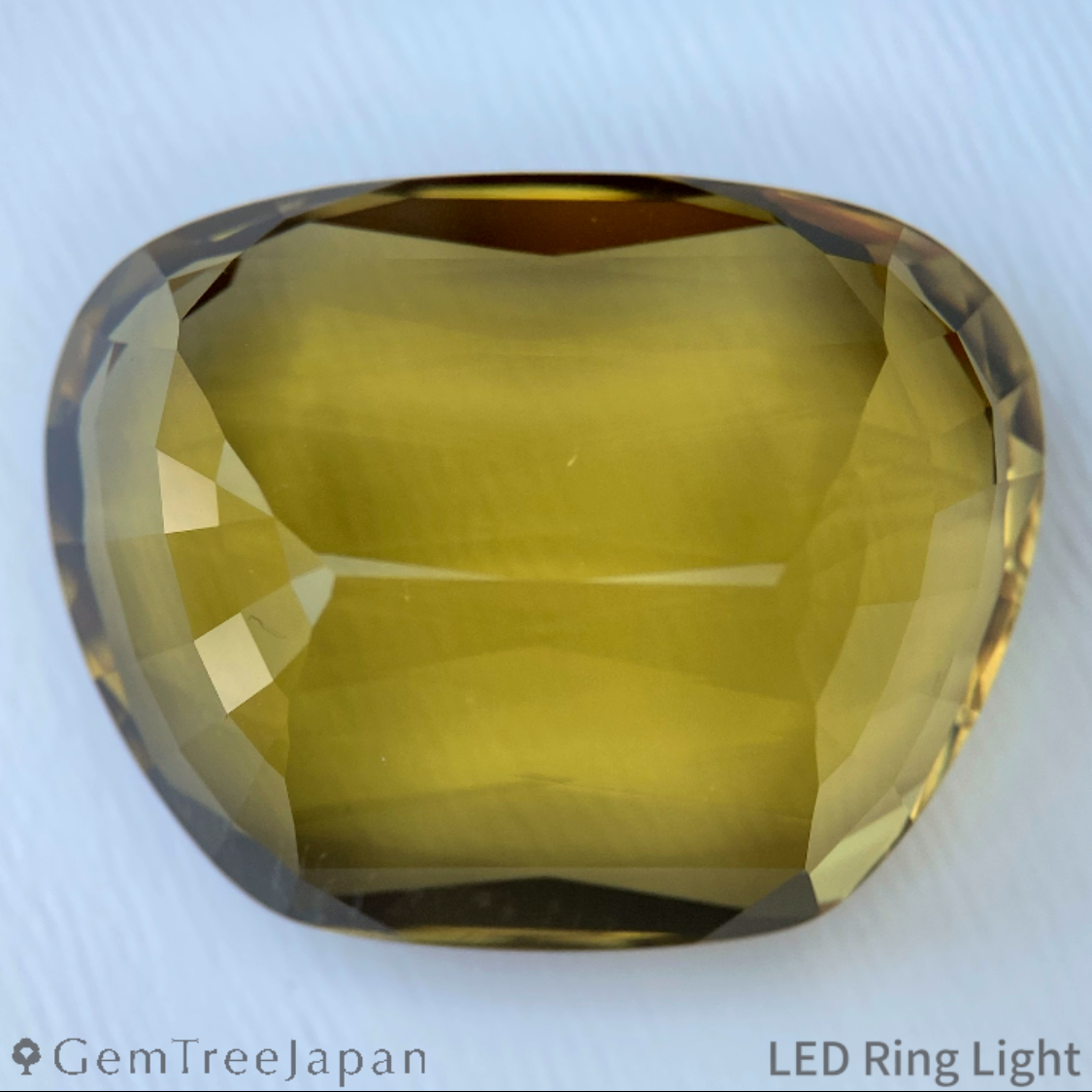 Lemon Quartz 52.66ct / Brazil
