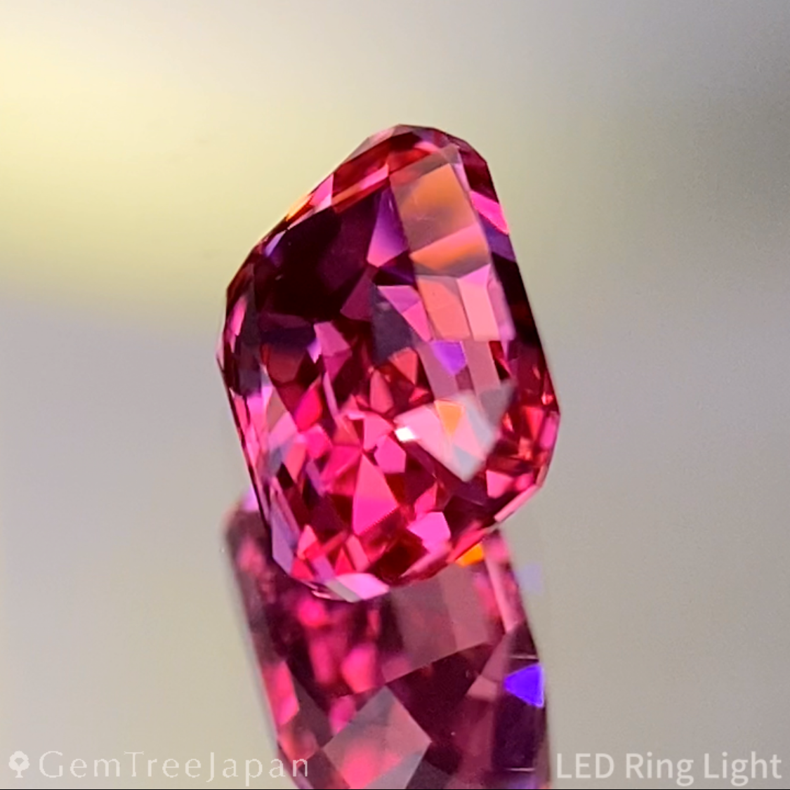 Mahenge Spinel 0.898ct / Tanzania