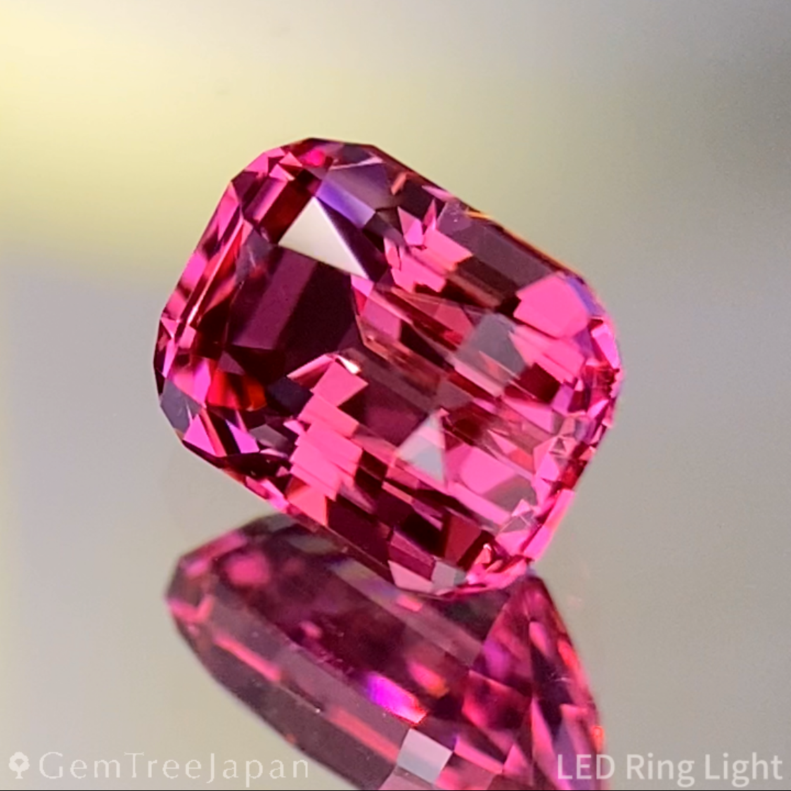 Mahenge Spinel 0.898ct / Tanzania