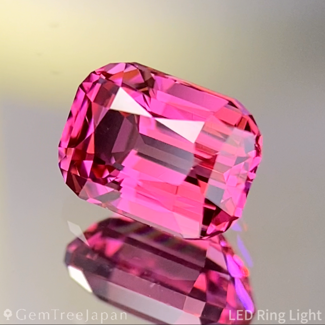 Mahenge Spinel 0.898ct / Tanzania