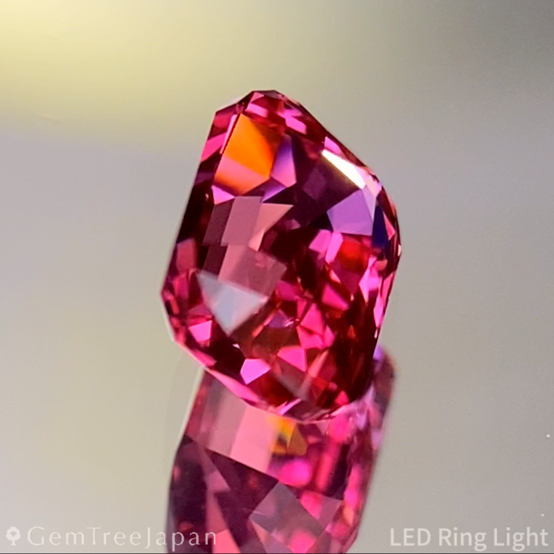Mahenge Spinel 0.898ct / Tanzania