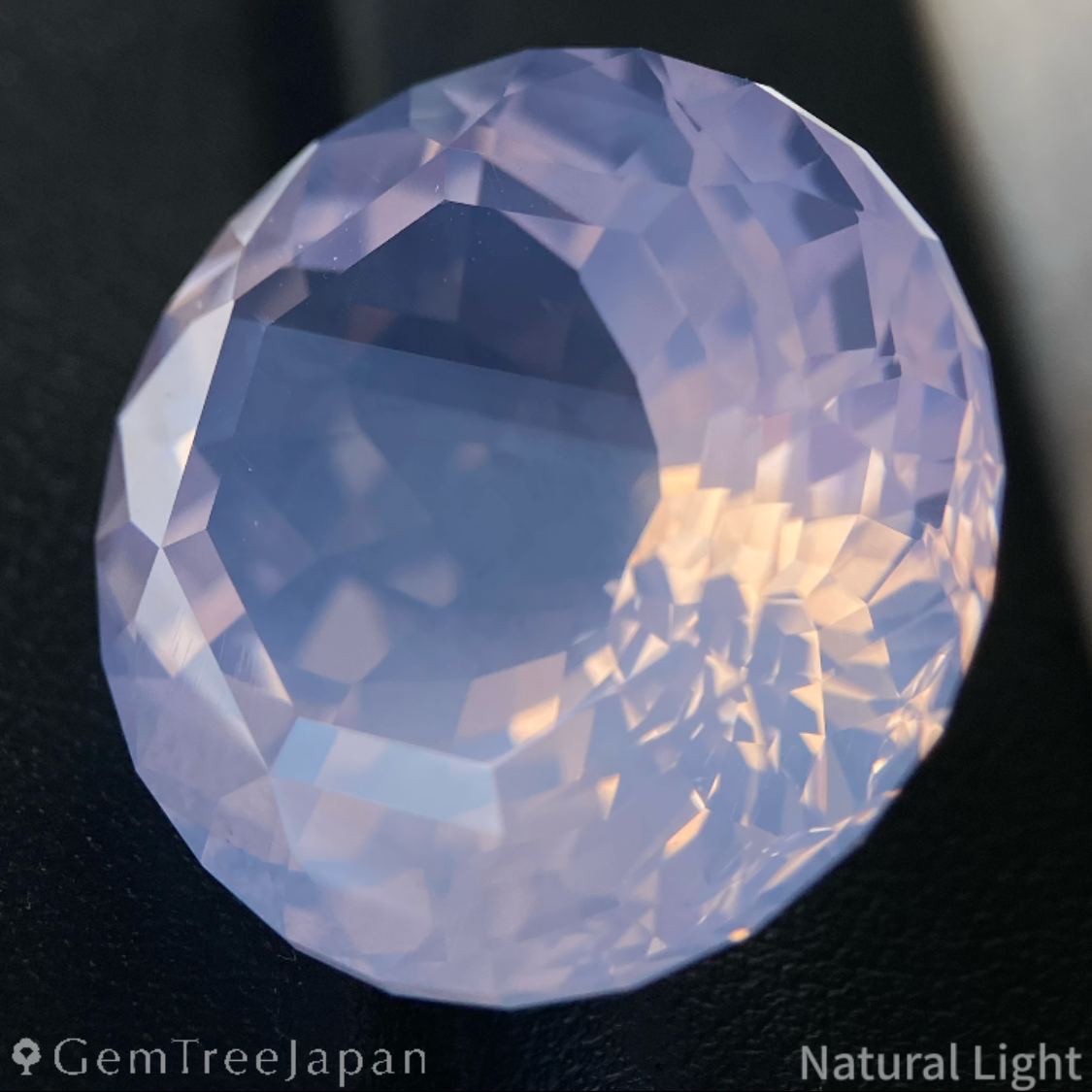 Milky Amethyst 36.028ct / Brazil