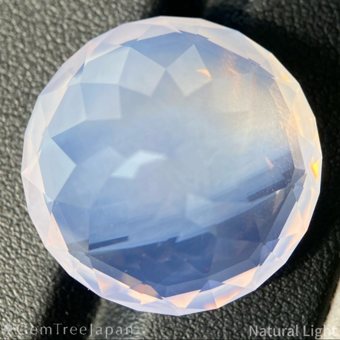 Milky Amethyst 36.028ct / Brazil