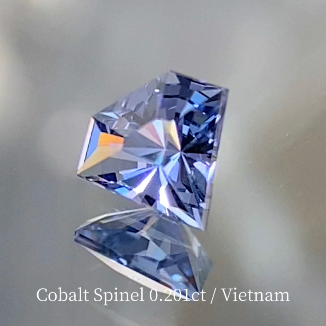 Cobalt Spinel 0.201ct / Vietnam