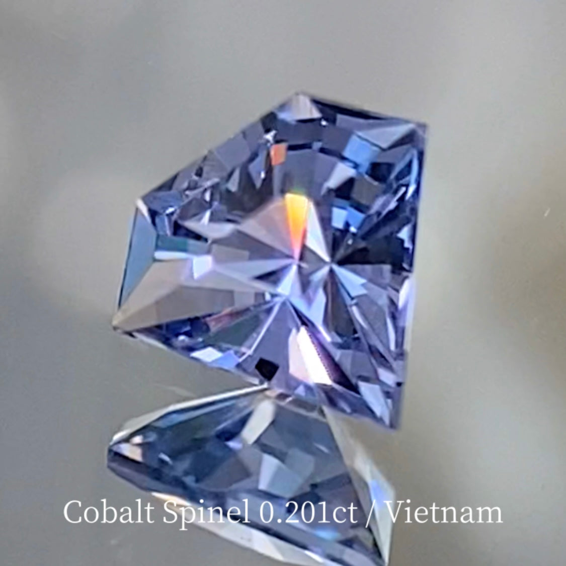 Cobalt Spinel 0.201ct / Vietnam