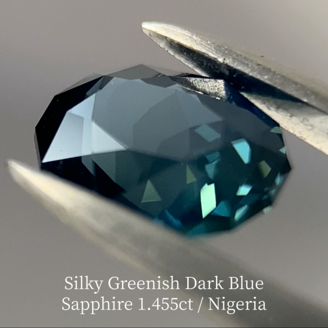 Greenish Dark Blue Sapphire 1.455ct / Nigeria