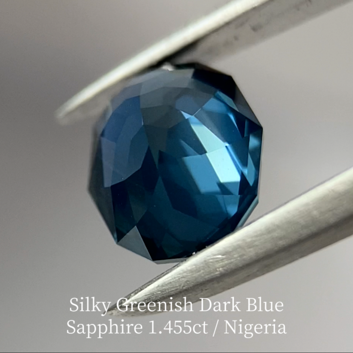 Greenish Dark Blue Sapphire 1.455ct / Nigeria