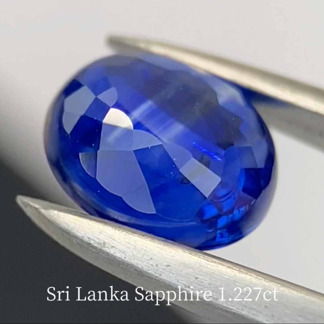 Sapphire 1.227ct / Sri Lanka / Cabochon Flower