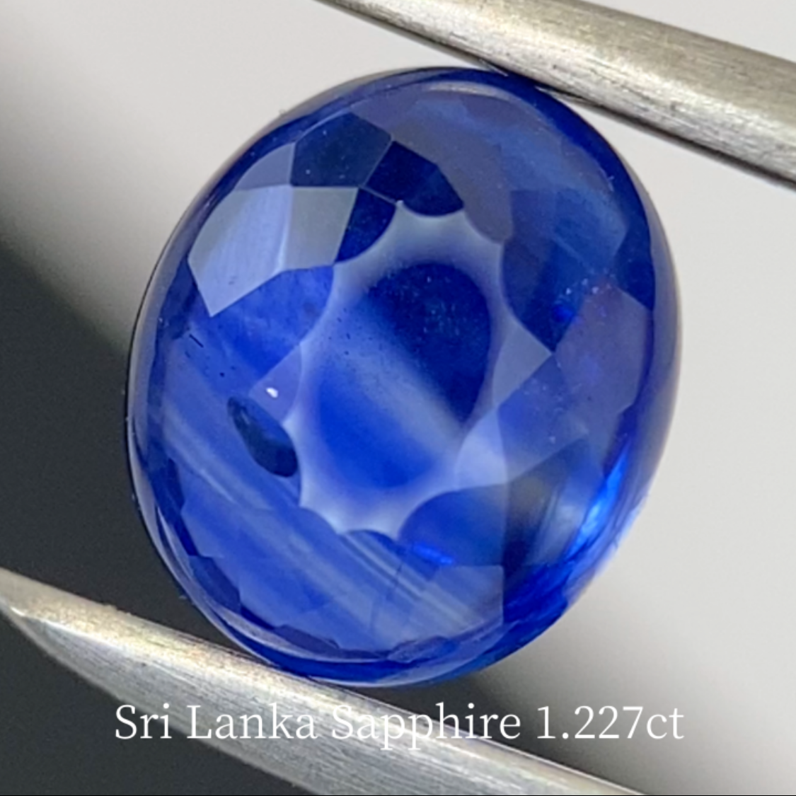 Sapphire 1.227ct / Sri Lanka / Cabochon Flower