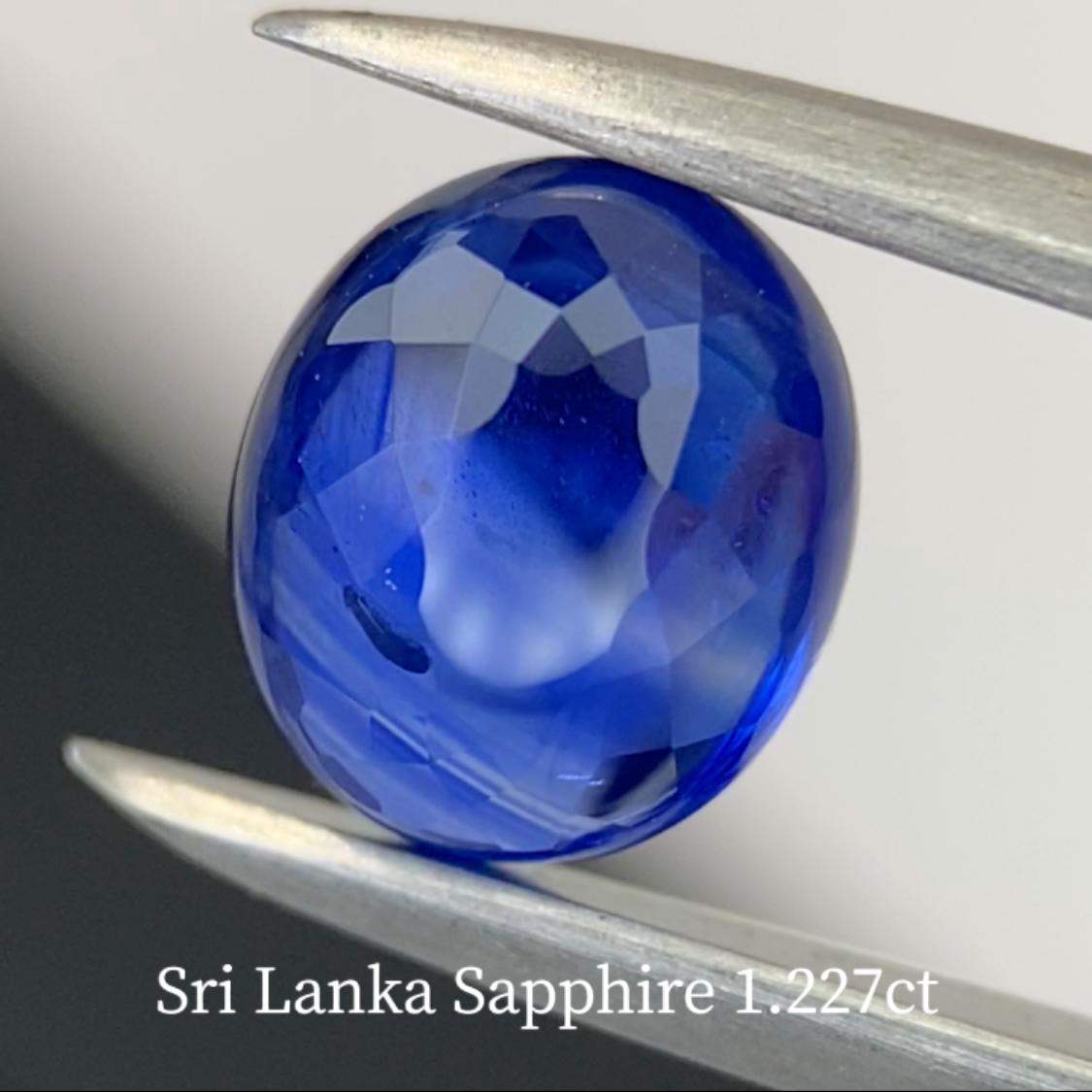 Sapphire 1.227ct / Sri Lanka / Cabochon Flower
