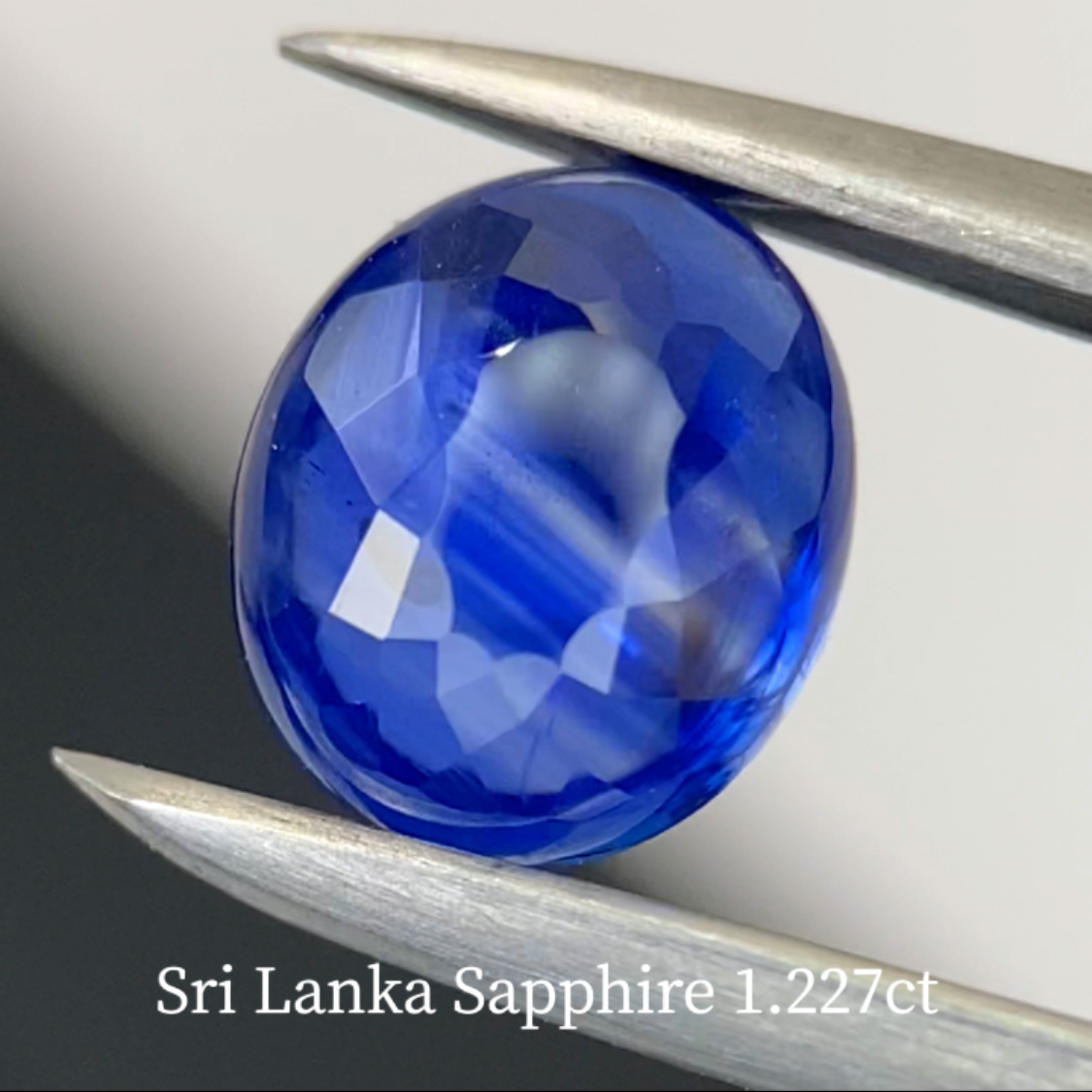 Sapphire 1.227ct / Sri Lanka / Cabochon Flower