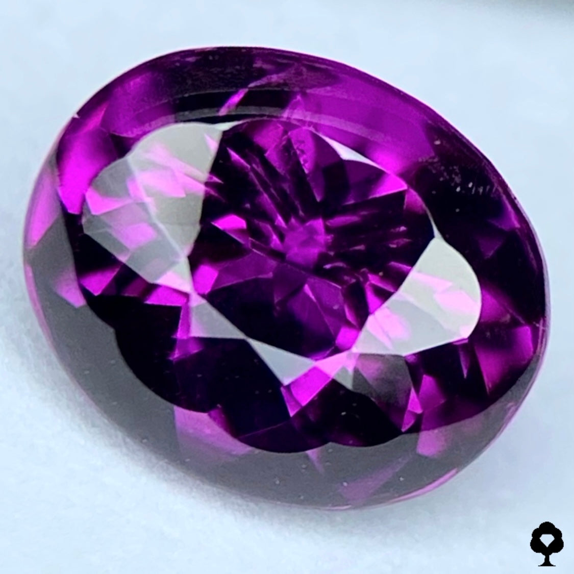 【NEW CUT】ロードライトガーネット1.62ct★バフトップに浮かぶ花が可愛すぎる新カット