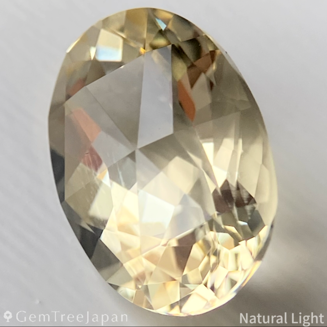 Golden Labradorite 5.021ct / Sri Lanka
