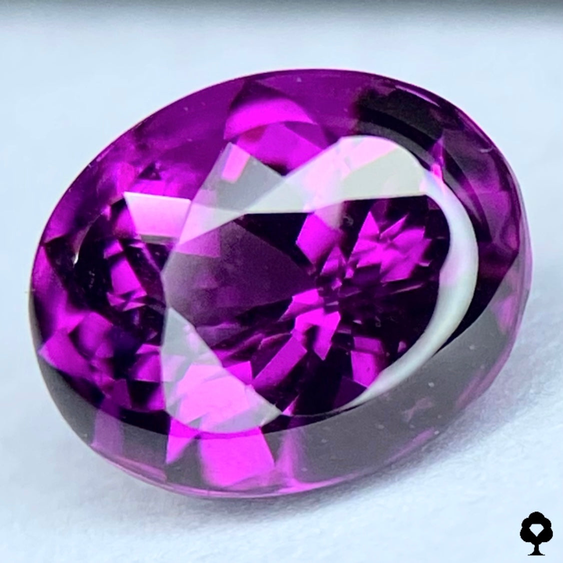【NEW CUT】ロードライトガーネット1.62ct★バフトップに浮かぶ花が可愛すぎる新カット