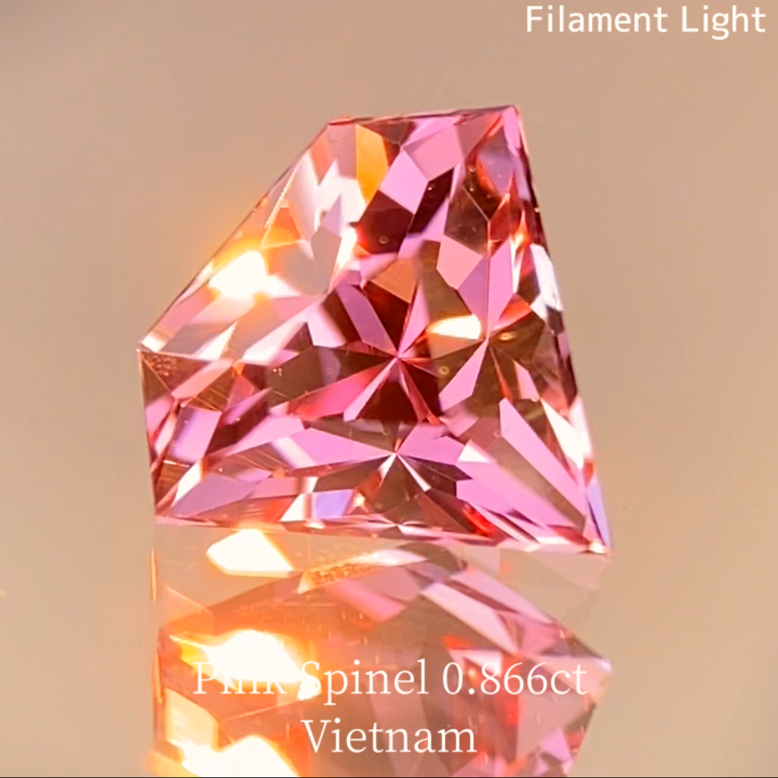 Purplish Pink Spinel 0.866ct / Vietnam