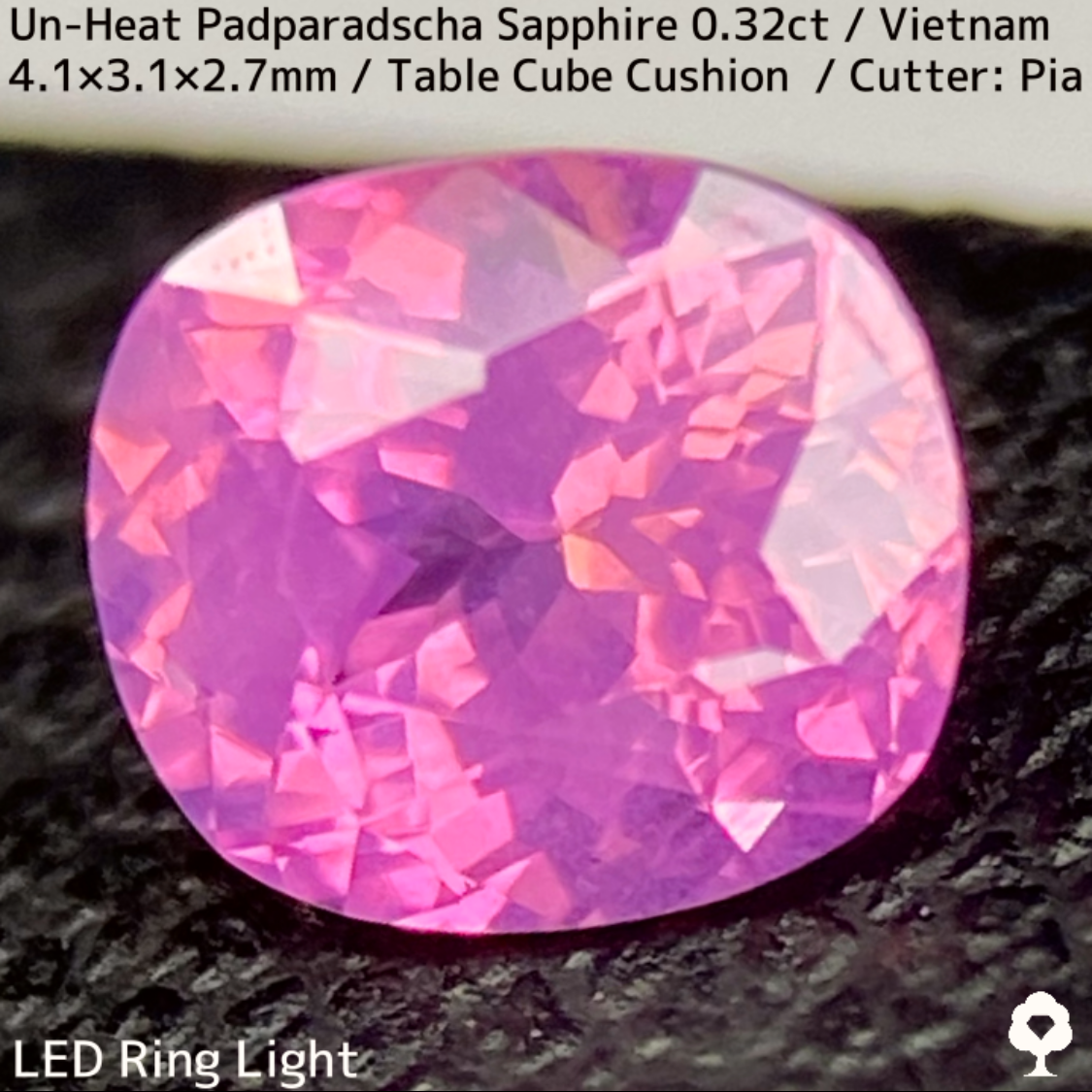 Un-Heat Padparadscha Sapphire 0.32ct / Vietnam