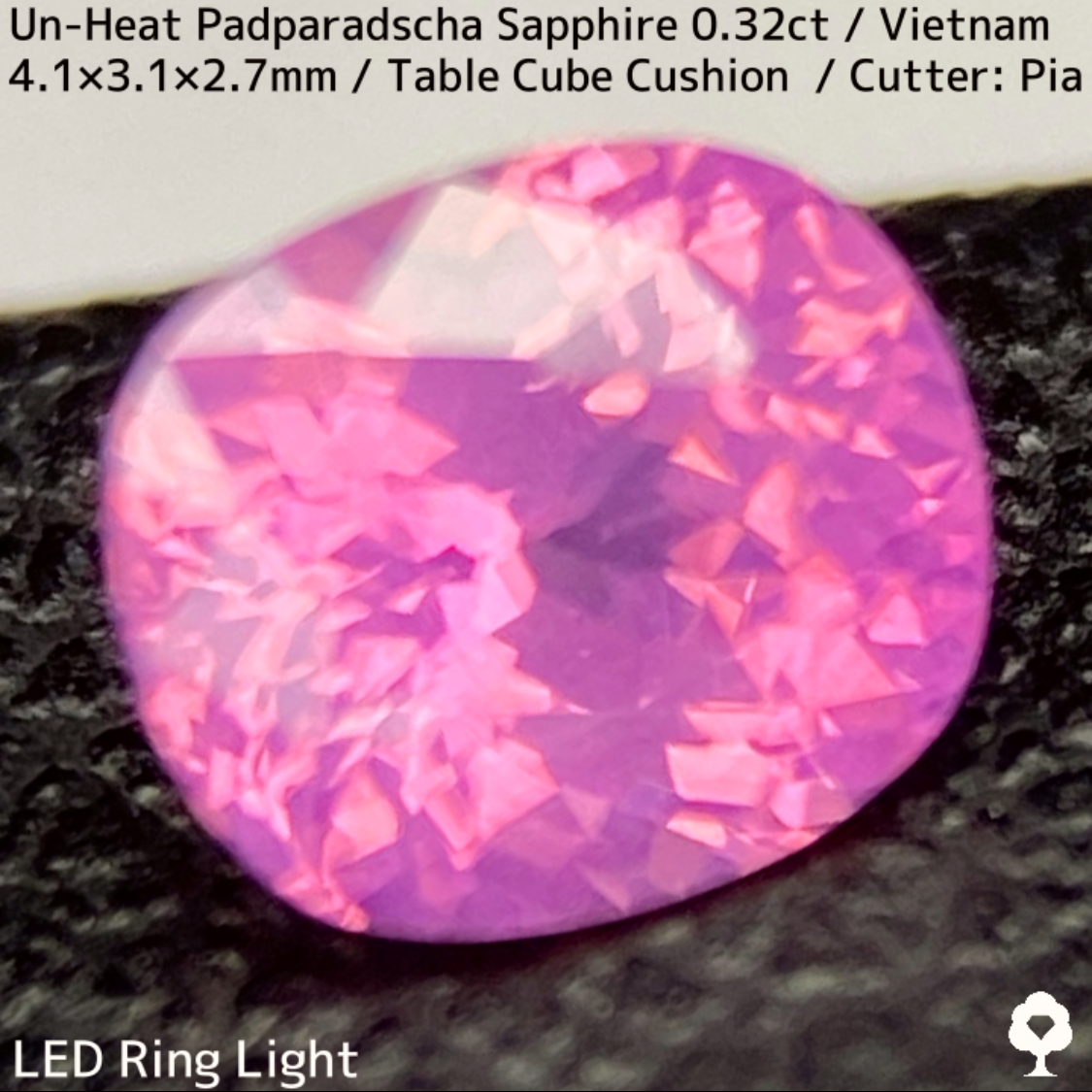Un-Heat Padparadscha Sapphire 0.32ct / Vietnam
