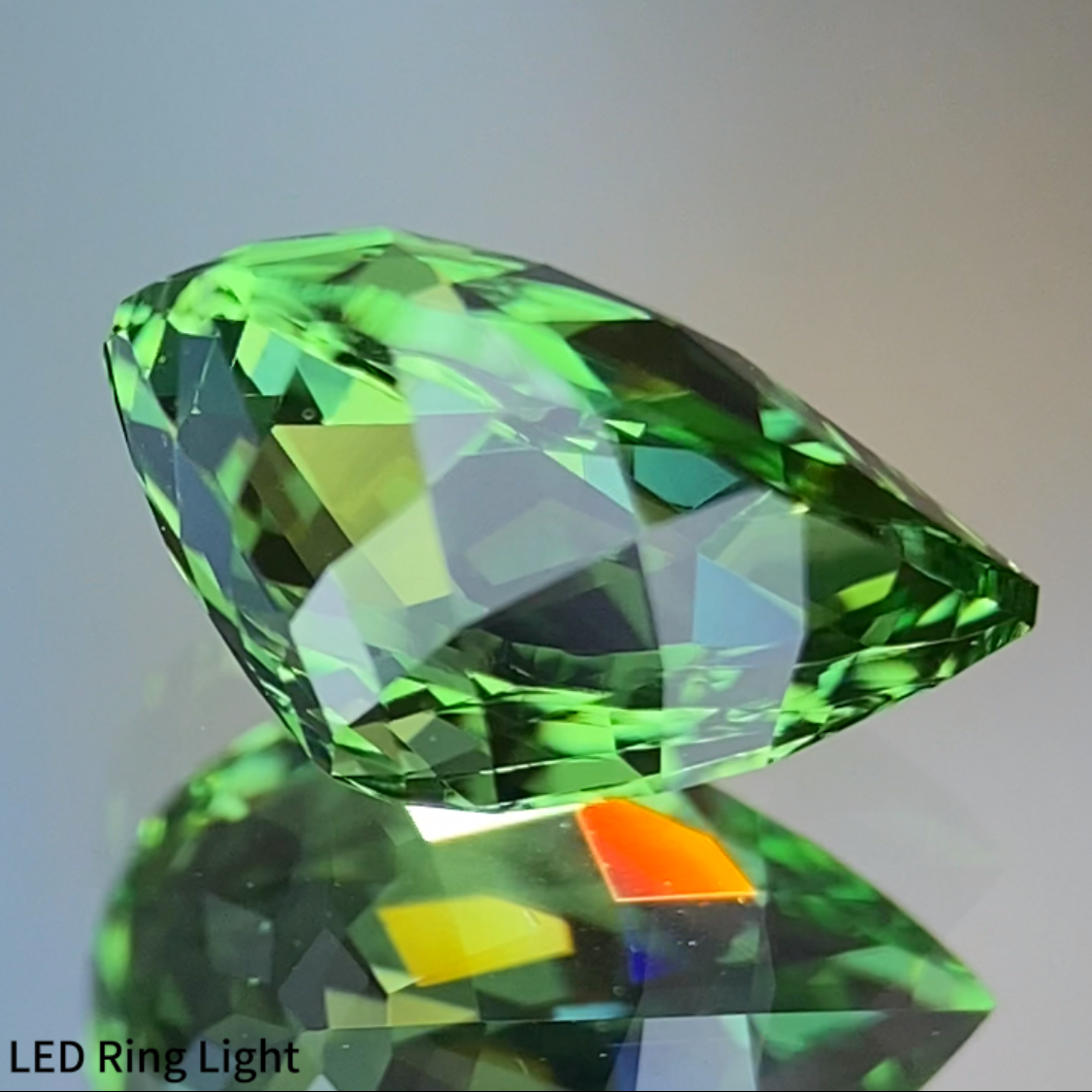 UV Change Tsavorite 2.00ct / Tanzania