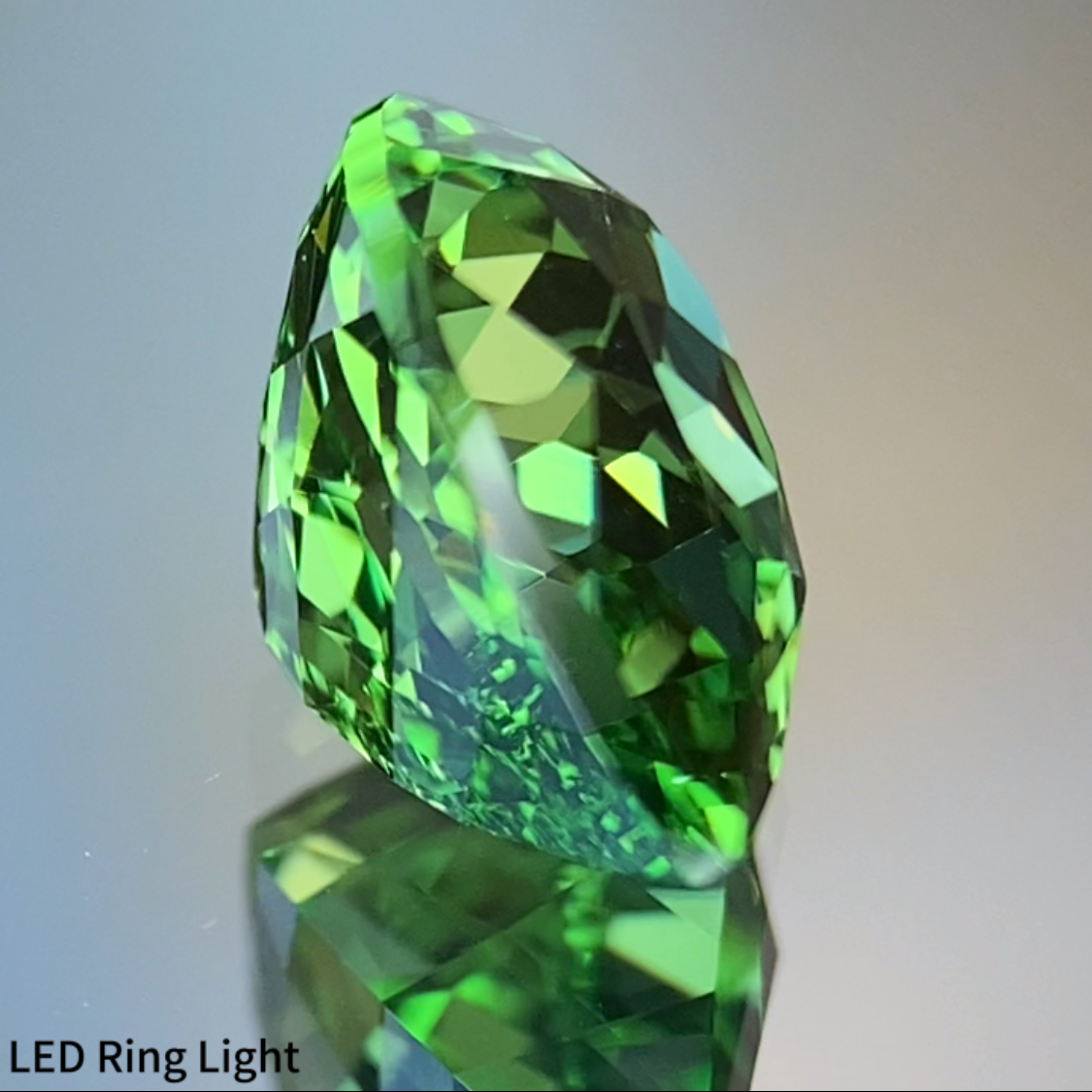 UV Change Tsavorite 2.00ct / Tanzania