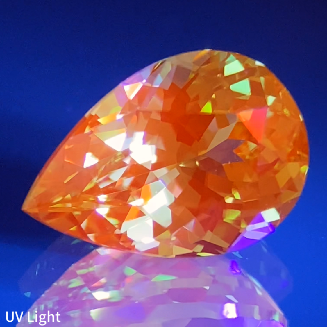 UV Change Tsavorite 2.00ct / Tanzania
