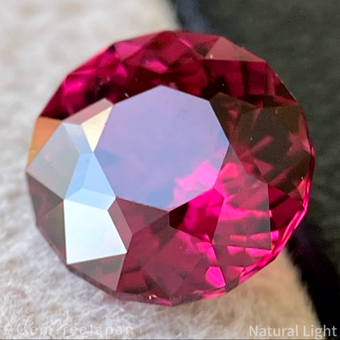 Rhodolite Garnet 1.727ct / Tanzania