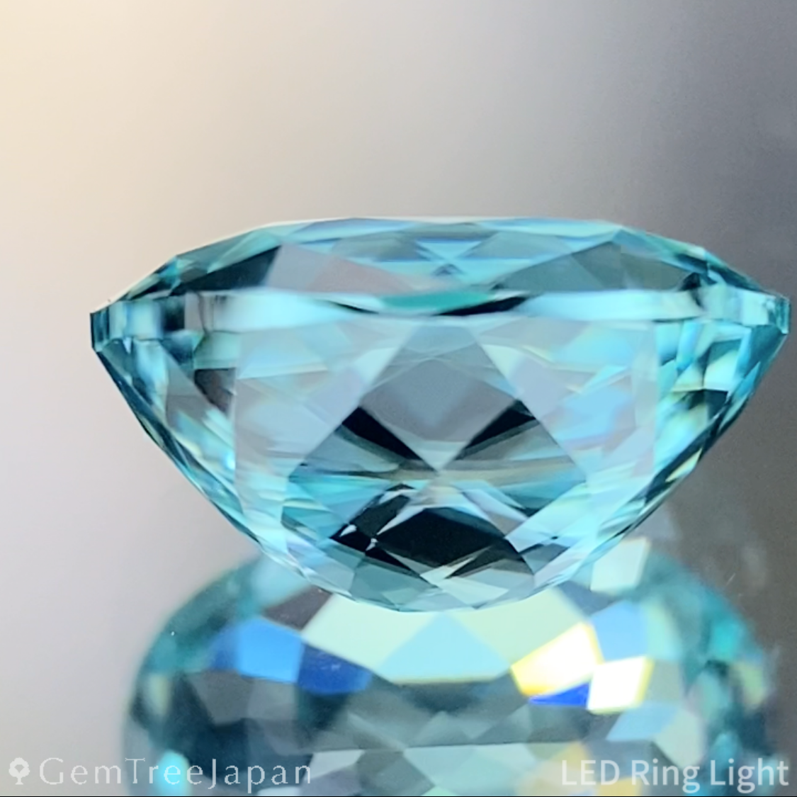 Blue Zircon 2.063ct (Tenebresence) / Cambodia