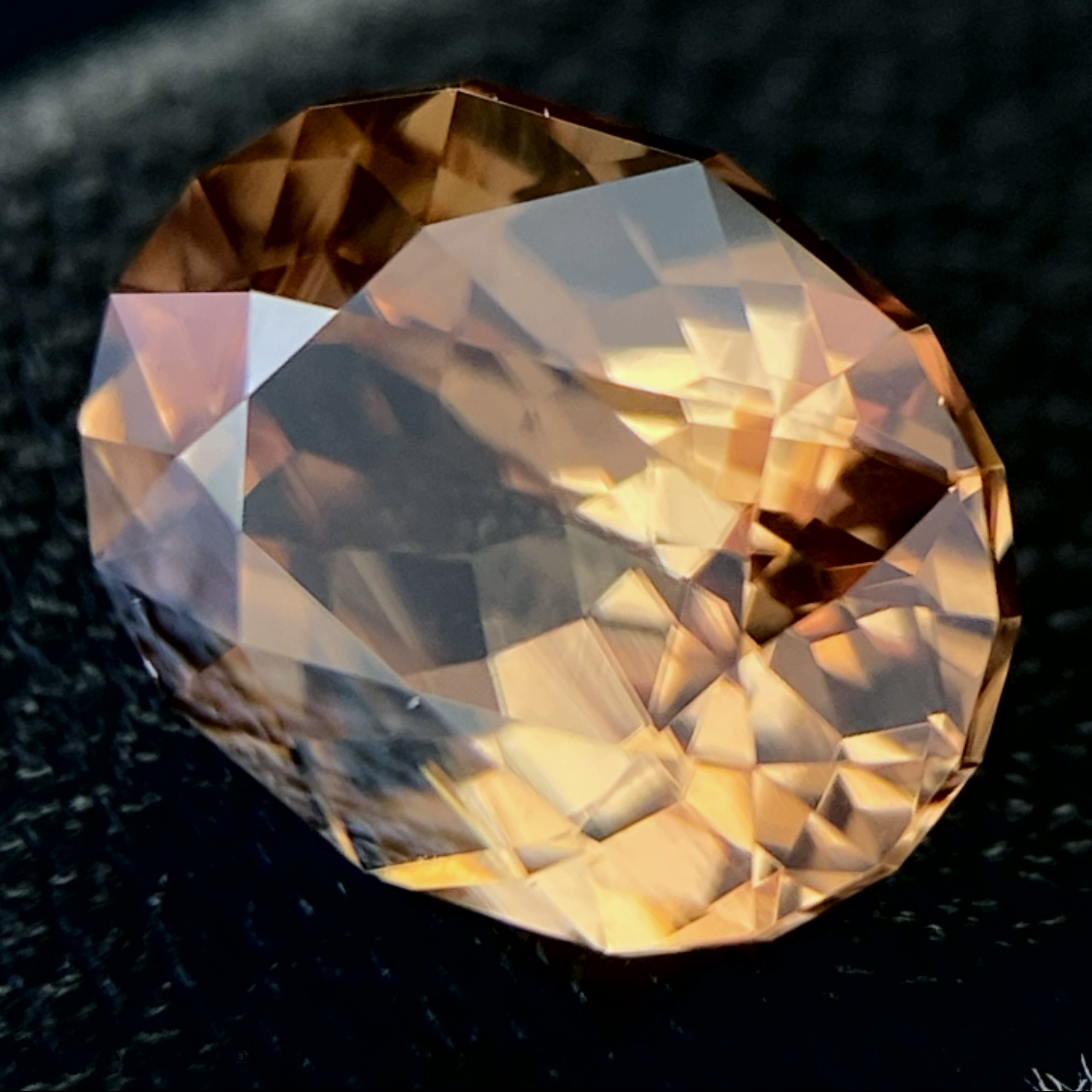 Zircon 2.300ct / Cambodia