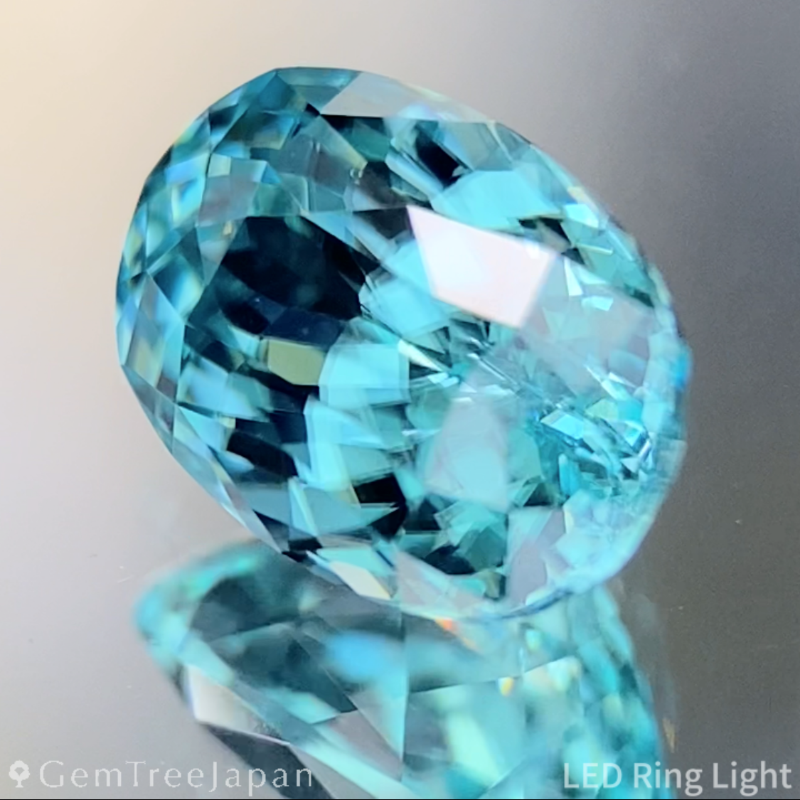 Blue Zircon 2.063ct (Tenebresence) / Cambodia