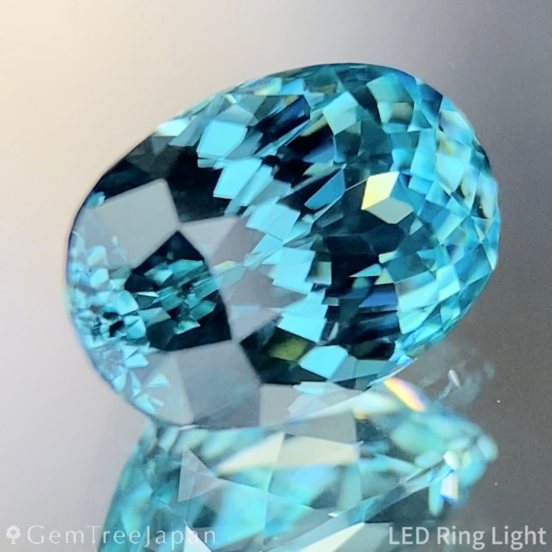 Blue Zircon 2.063ct (Tenebresence) / Cambodia