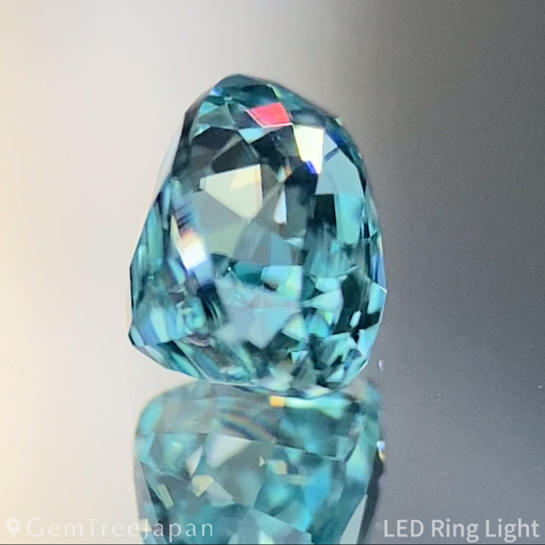 UV Tenebresent Zircon 1.562ct / Cambodia