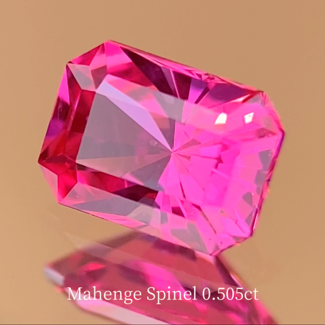 Neon Pink Spinel 0.505ct / Tanzania