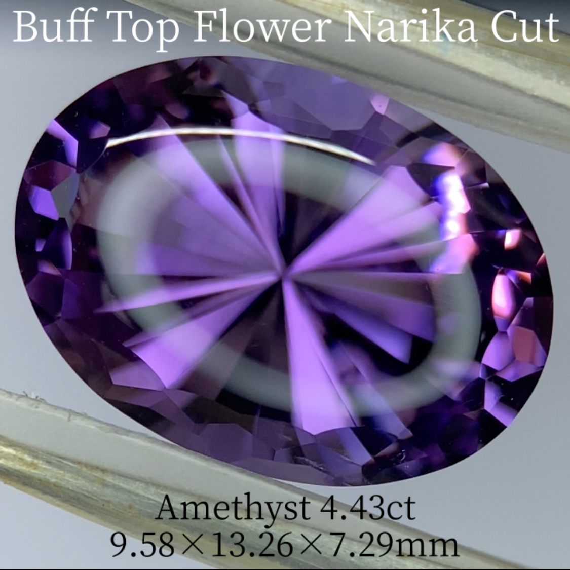 Amethyst 4.43ct / Buff Top Flower