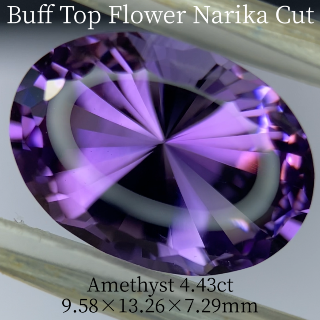 Amethyst 4.43ct / Buff Top Flower